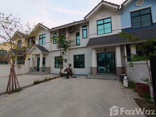 出售 和 出租 3 卧室 联排别墅 在 Lam Luk Ka, Pathum Thani