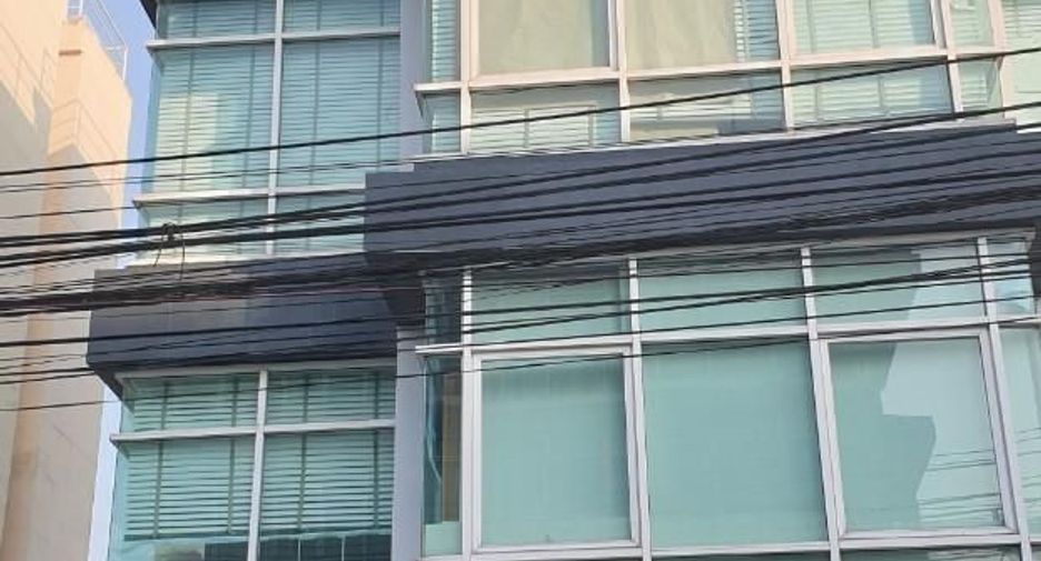 For sale office in Khan Na Yao, Bangkok