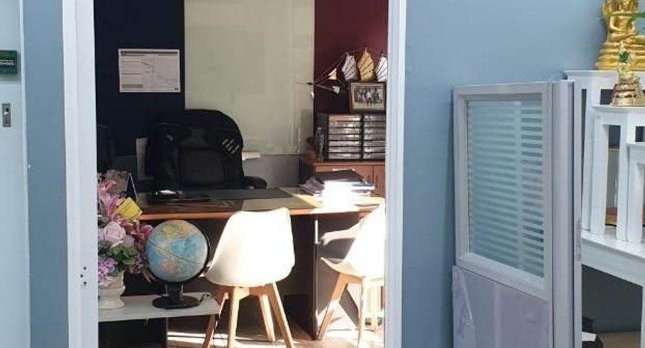 For sale office in Khan Na Yao, Bangkok