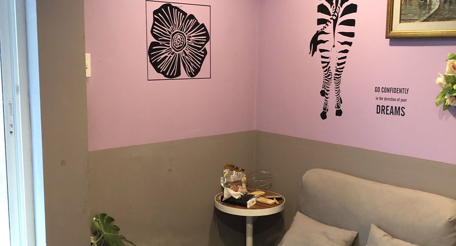 出售 4 卧室 独立屋 在 Phra Khanong, 曼谷