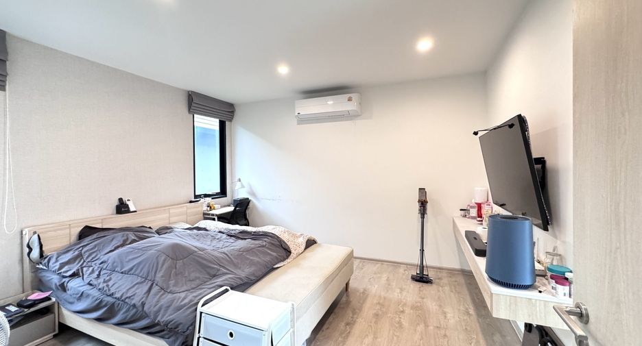 À vendre et à louer 4 chambres maison à Sai Mai, Bangkok