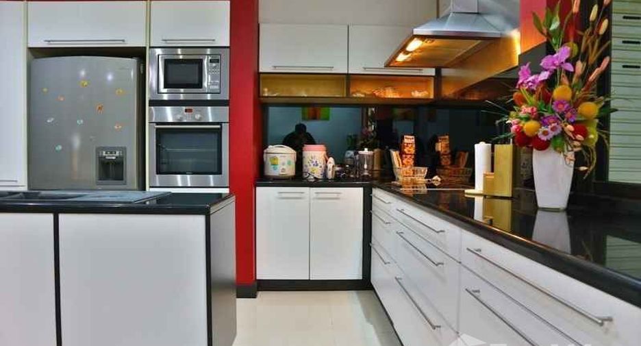 For sale 4 ベッドルーム villa in Bang Lamung, Chonburi
