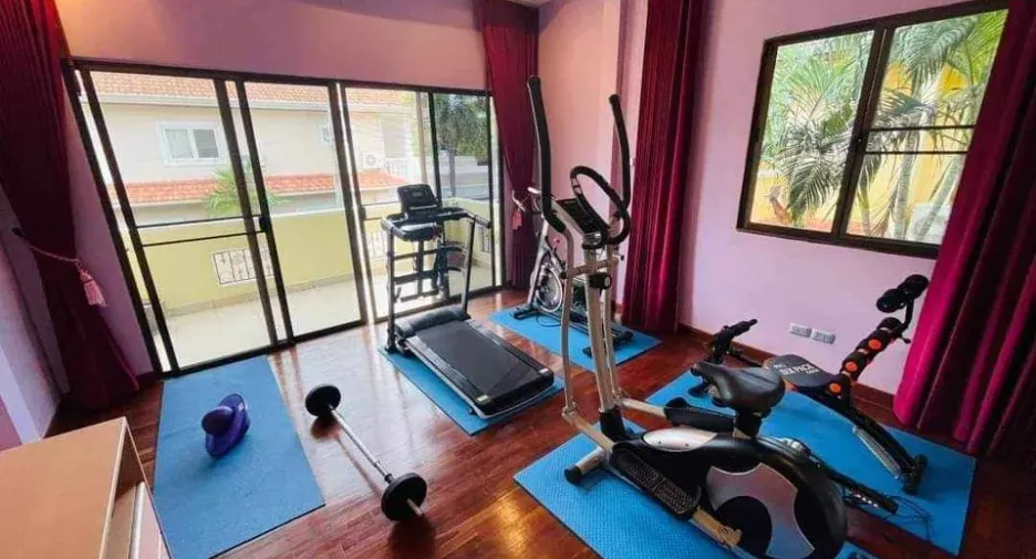For sale 4 ベッドルーム villa in Bang Lamung, Chonburi