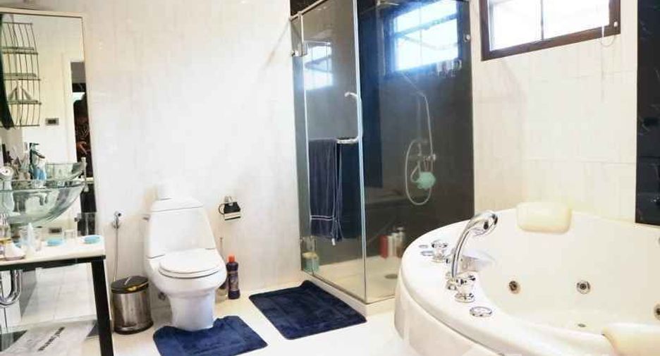 For sale 4 ベッドルーム villa in Bang Lamung, Chonburi