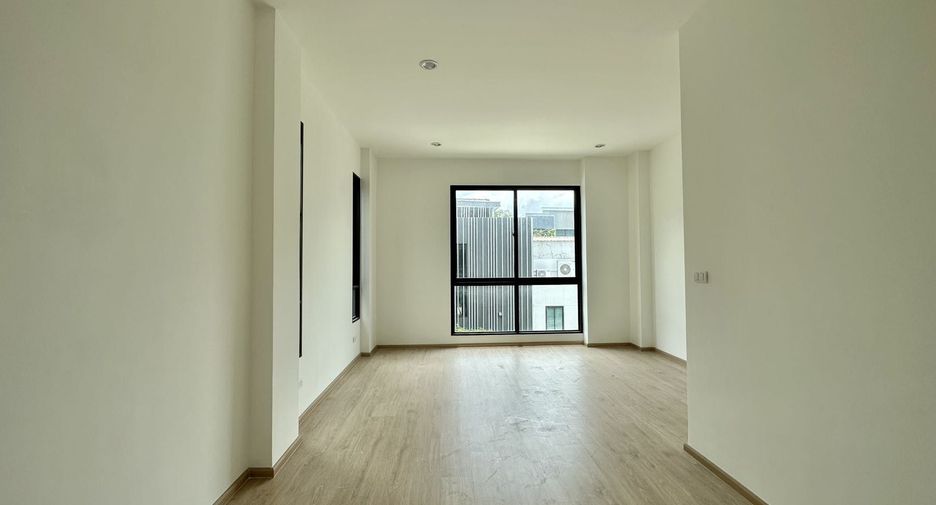 For sale 3 bedrooms house in Prawet, Bangkok