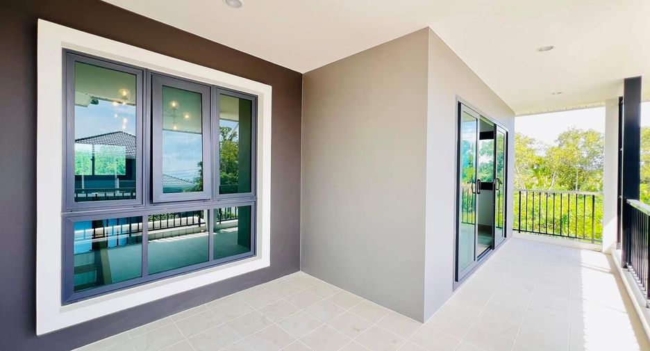 For sale 4 bedrooms house in Mueang Phuket, Phuket