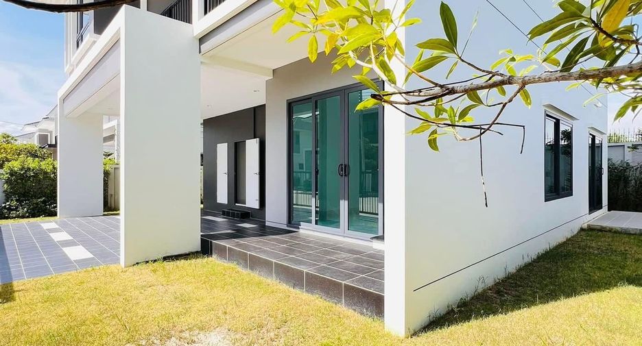 For sale 4 bedrooms house in Mueang Phuket, Phuket