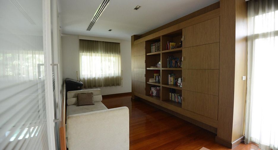 Villa zum Kauf mit 5 Zimmer in Bang Kapi, Bangkok