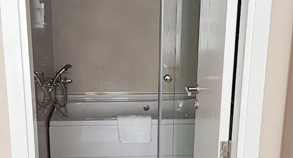 For sale and for rent 2 bedrooms condo in Si Racha, Chonburi