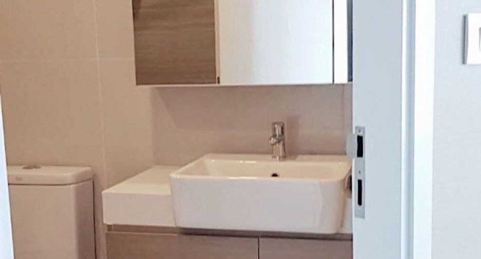 For sale and for rent 2 bedrooms condo in Si Racha, Chonburi