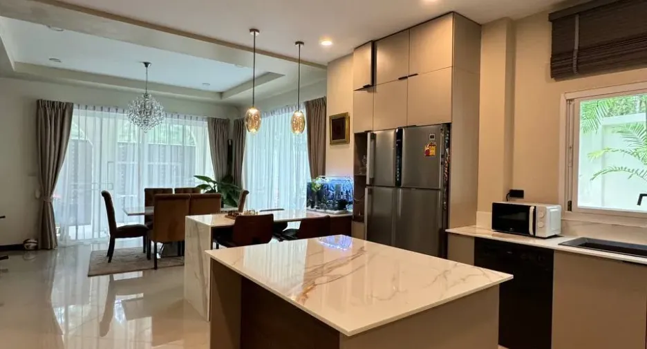 For sale 4 bedrooms villa in Mueang Phuket, Phuket