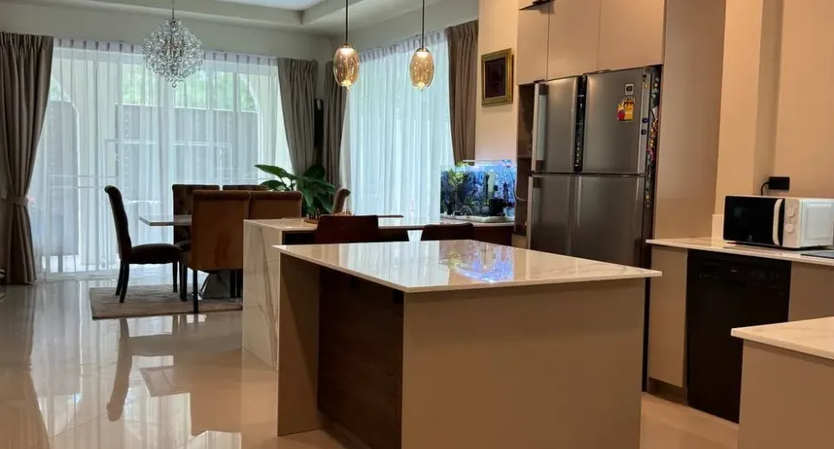 For sale 4 bedrooms villa in Mueang Phuket, Phuket