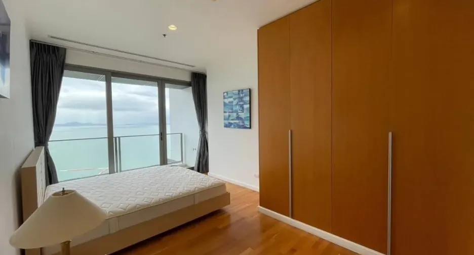 For rent 3 bedrooms condo in Bang Lamung, Chonburi