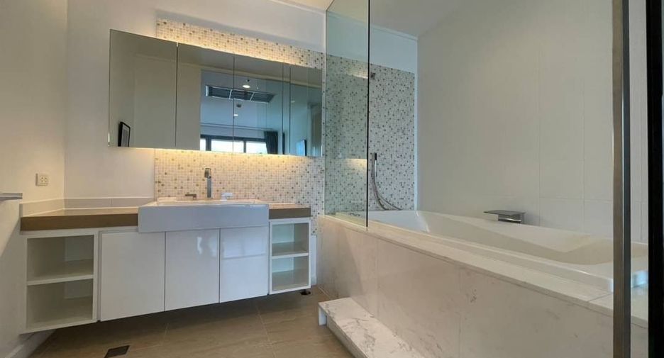 For rent 3 bedrooms condo in Bang Lamung, Chonburi
