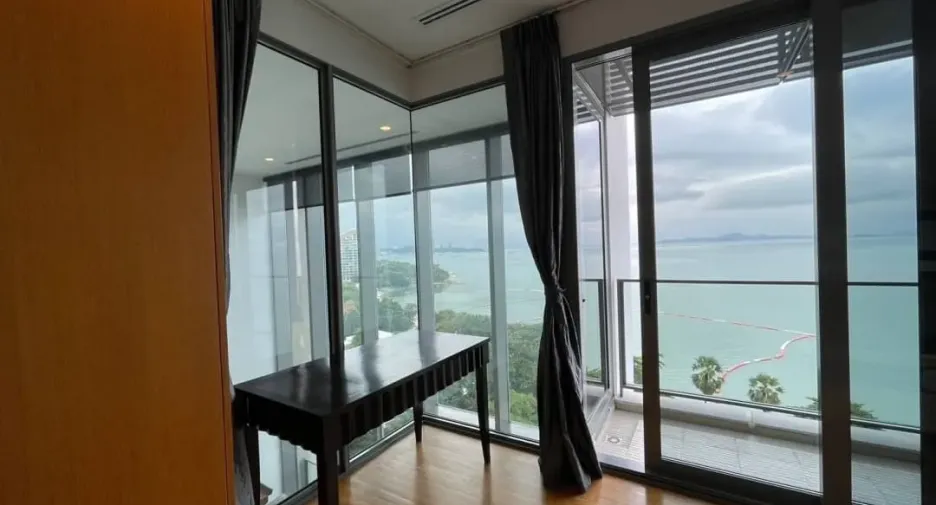 For rent 3 bedrooms condo in Bang Lamung, Chonburi
