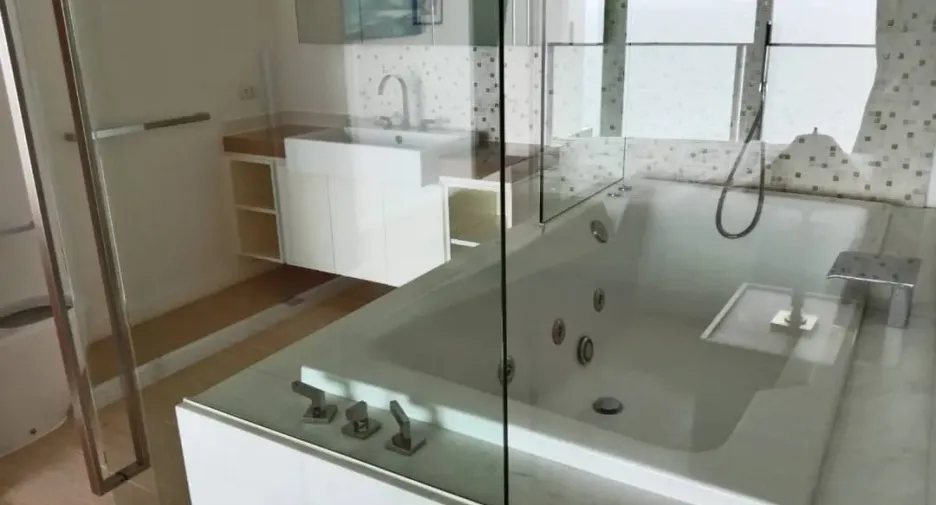For rent 3 bedrooms condo in Bang Lamung, Chonburi