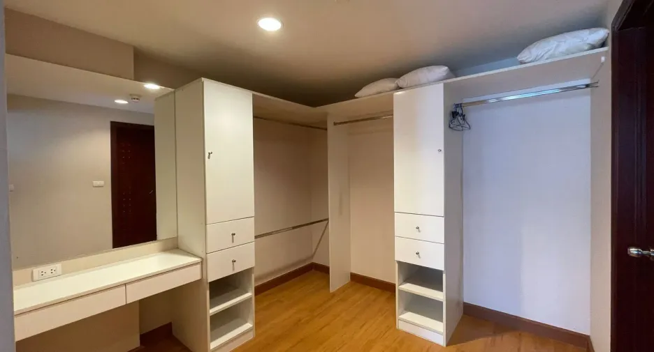 For sale 2 bedrooms condo in Mueang Phuket, Phuket