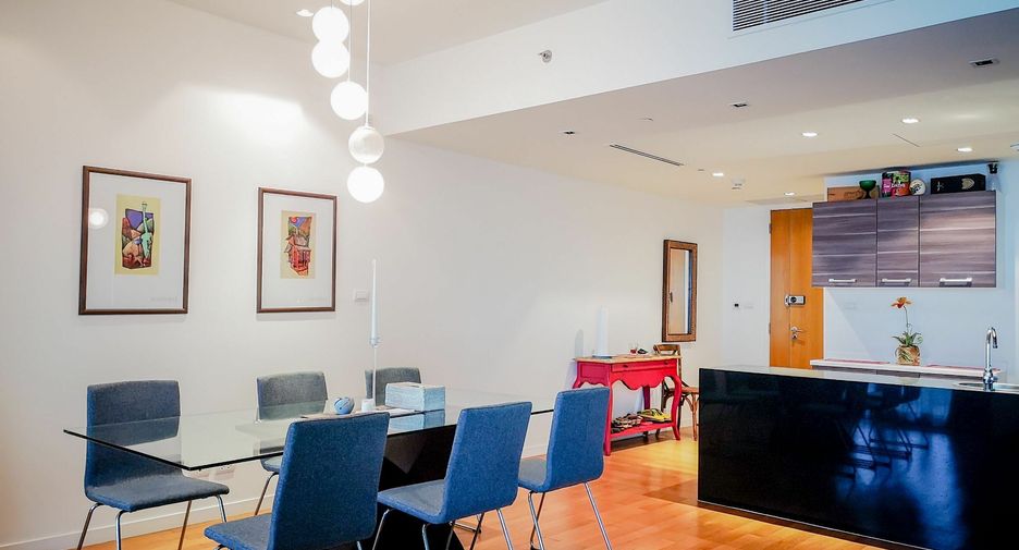 For sale 2 bedrooms condo in Yan Nawa, Bangkok