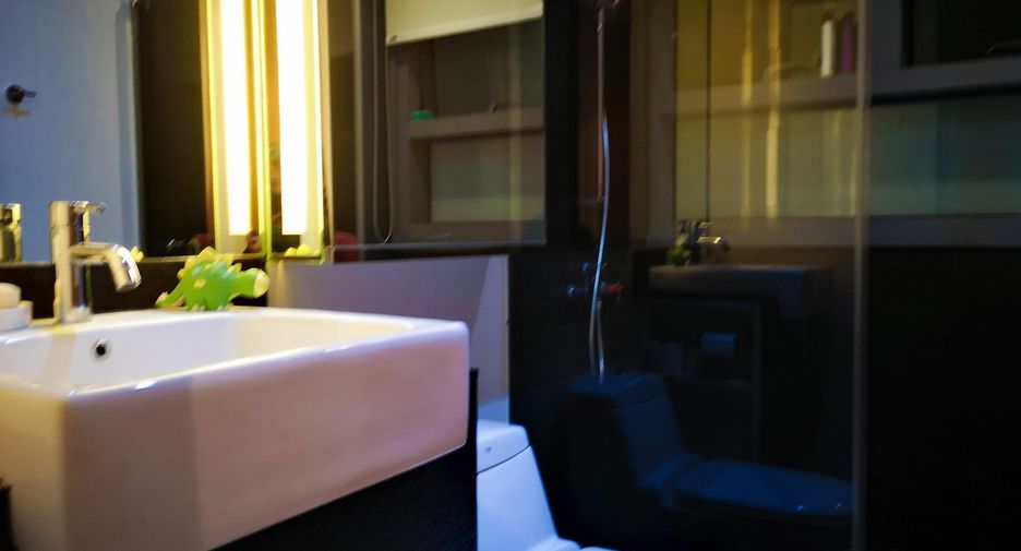 For sale 2 bedrooms condo in Yan Nawa, Bangkok