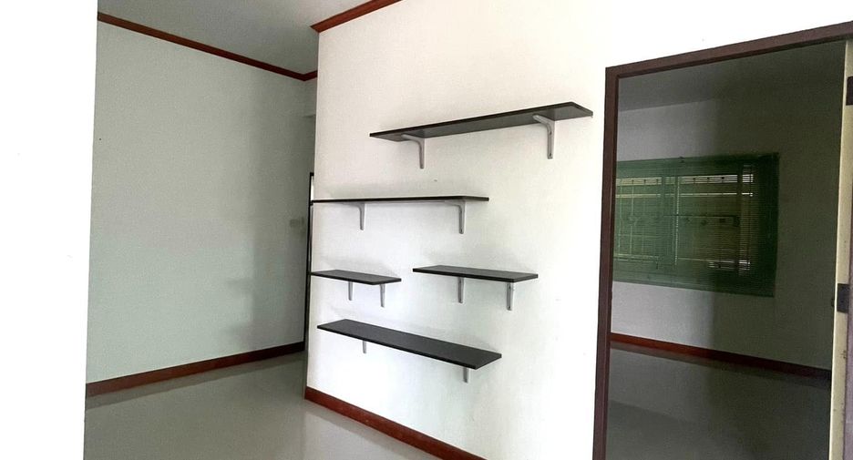 Casa en venta de 3 habitaciones en Pluak Daeng, Rayong