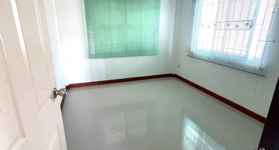 Casa en venta de 3 habitaciones en Pluak Daeng, Rayong