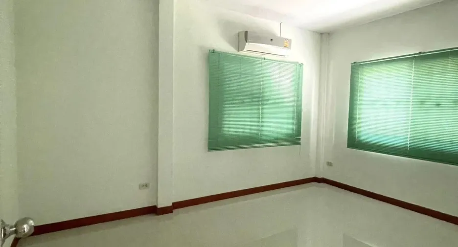 Casa en venta de 3 habitaciones en Pluak Daeng, Rayong