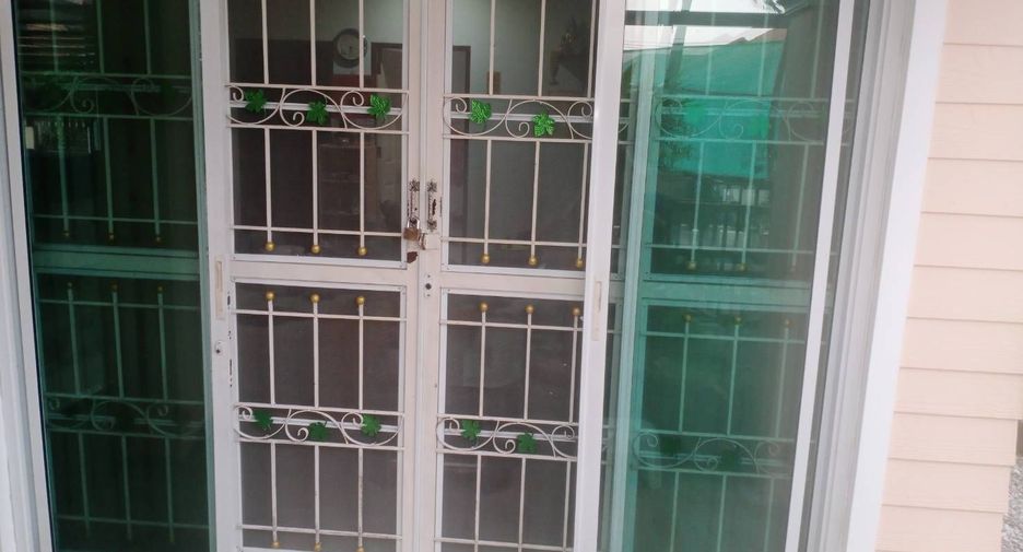 Casa en venta de 3 habitaciones en Pluak Daeng, Rayong