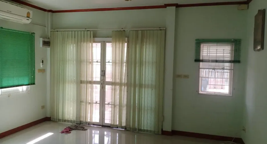 Casa en venta de 3 habitaciones en Pluak Daeng, Rayong
