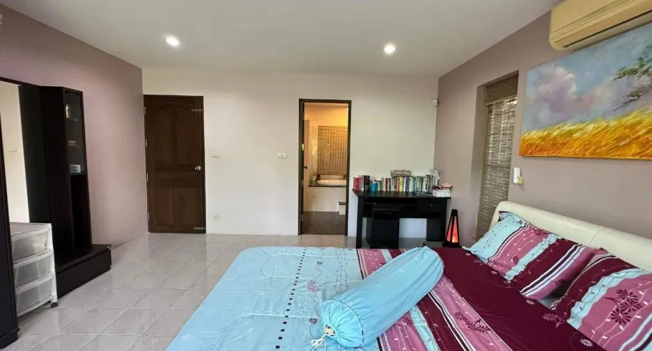 For sale 5 bedrooms villa in Mueang Phuket, Phuket