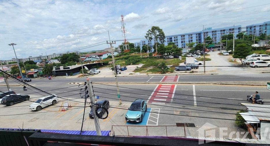 Local comercial en venta de 2 habitaciones en Si Racha, Chonburi