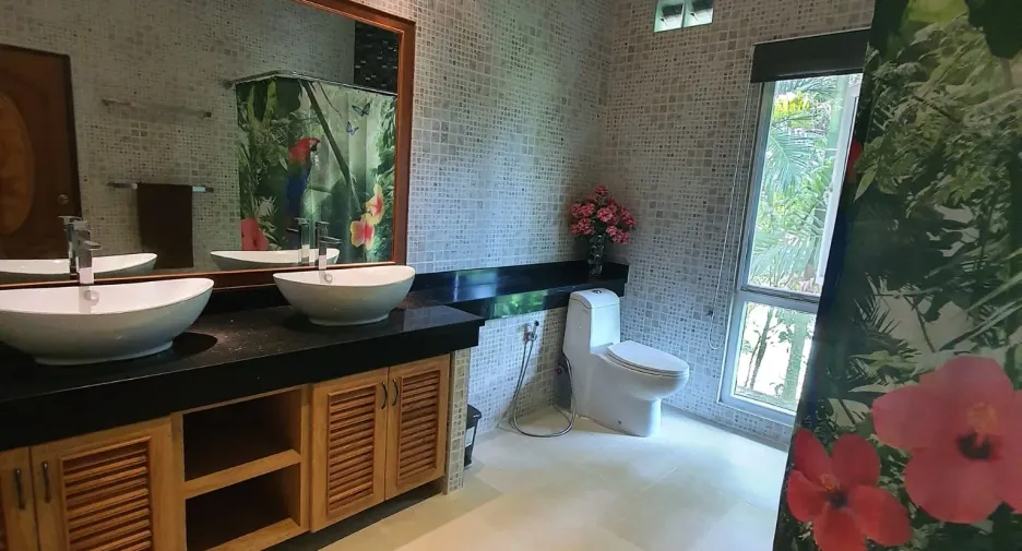 For rent 6 bedrooms villa in Kathu, Phuket