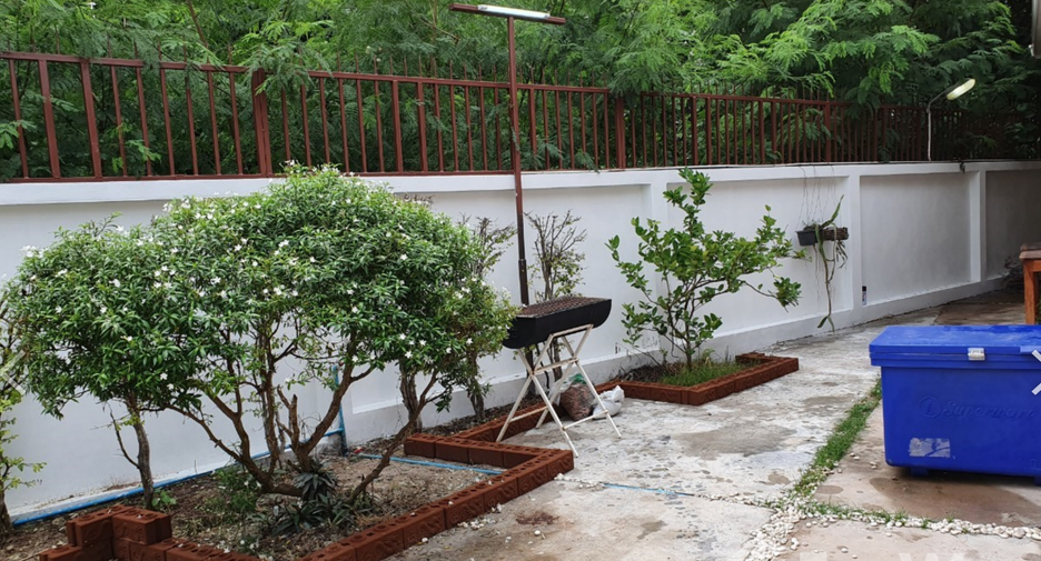 For rent 4 bedrooms house in Bang Lamung, Chonburi