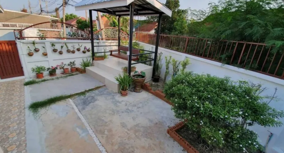 For rent 4 bedrooms house in Bang Lamung, Chonburi