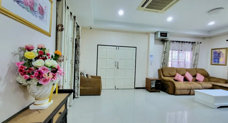 For rent 4 bedrooms house in Bang Lamung, Chonburi