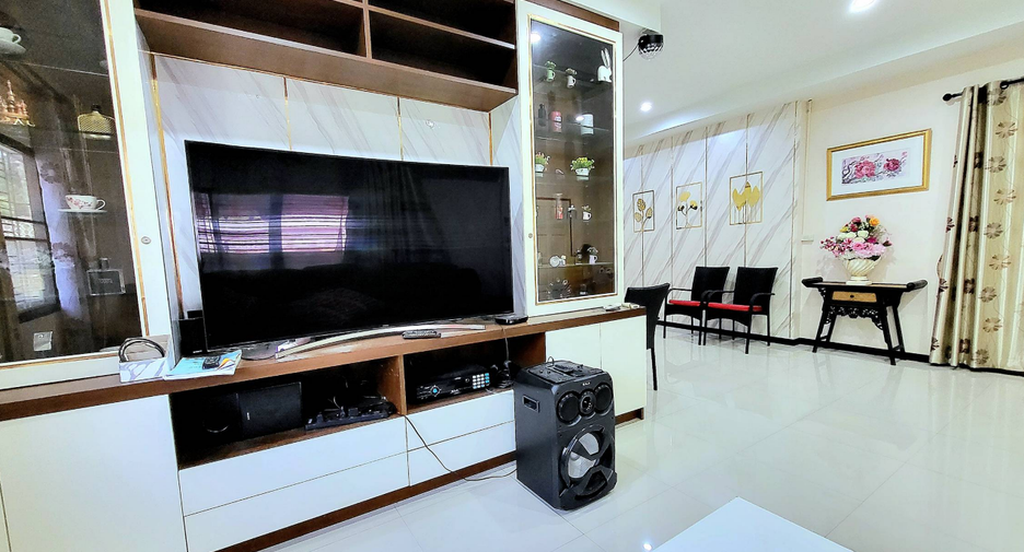 For rent 4 bedrooms house in Bang Lamung, Chonburi