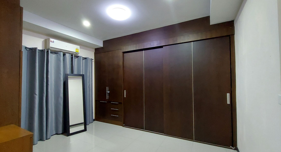 For rent 4 bedrooms house in Bang Lamung, Chonburi