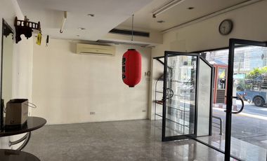 Gewerbefläche zum Kauf in Huai Khwang, Bangkok