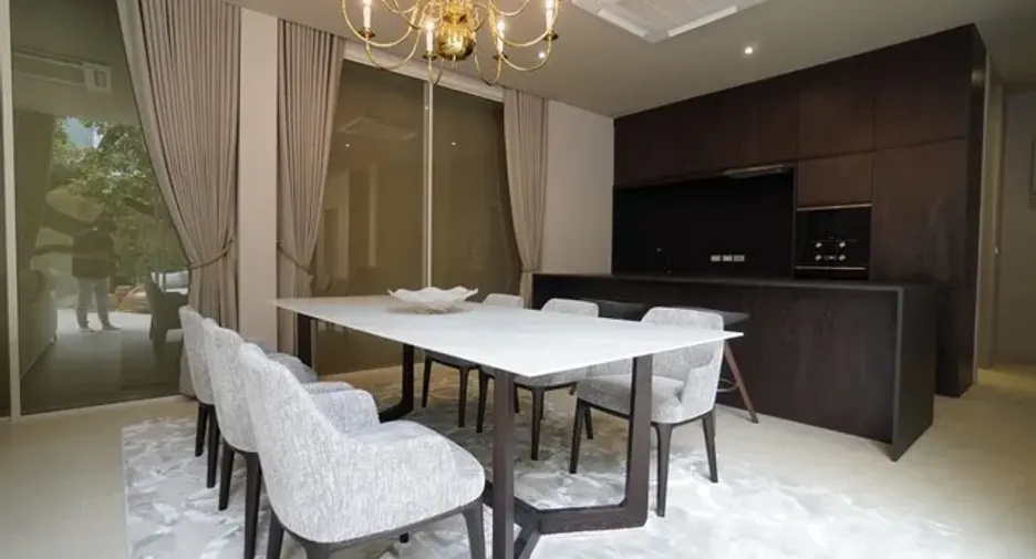 Haus zum Kauf mit 4 Zimmer in Lat Phrao, Bangkok