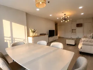 For sale 2 bedrooms condo in Watthana, Bangkok