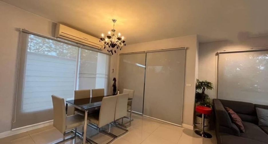 For sale 4 bedrooms house in Khlong Sam Wa, Bangkok