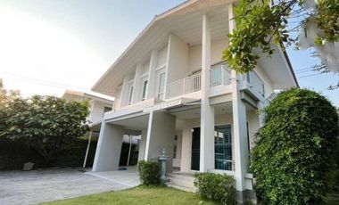 For sale 4 bedrooms house in Khlong Sam Wa, Bangkok