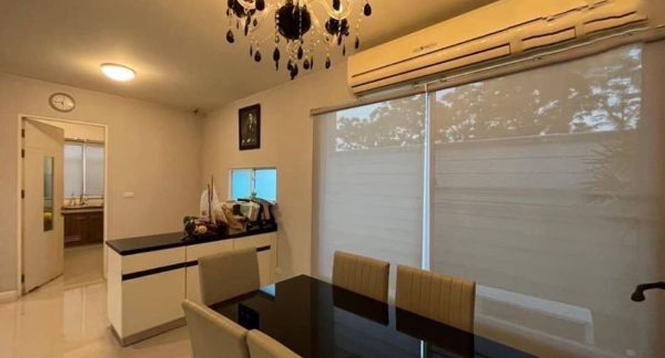 For sale 4 bedrooms house in Khlong Sam Wa, Bangkok