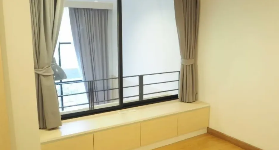 For rent and for sale 1 bed condo in Huai Khwang, Bangkok