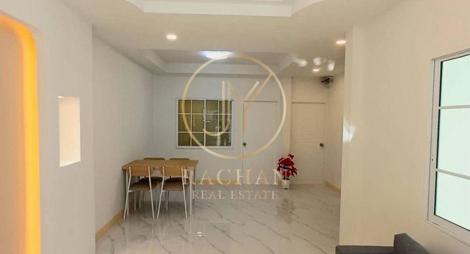 Casa adosada en venta de 4 habitaciones en Bang Bua Thong, Nonthaburi