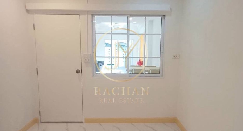 Casa adosada en venta de 4 habitaciones en Bang Bua Thong, Nonthaburi
