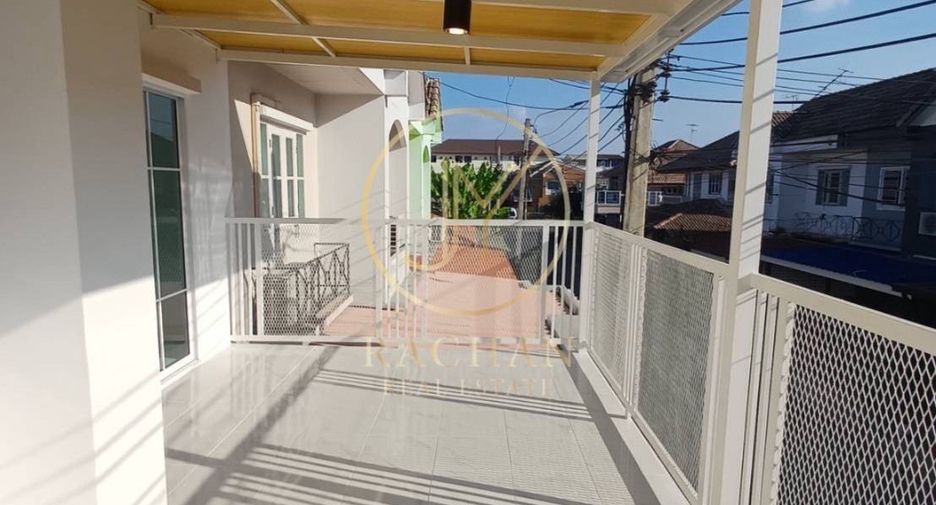 Casa adosada en venta de 4 habitaciones en Bang Bua Thong, Nonthaburi