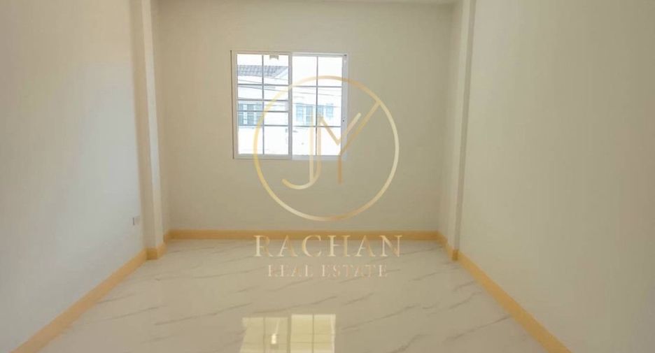 Casa adosada en venta de 4 habitaciones en Bang Bua Thong, Nonthaburi
