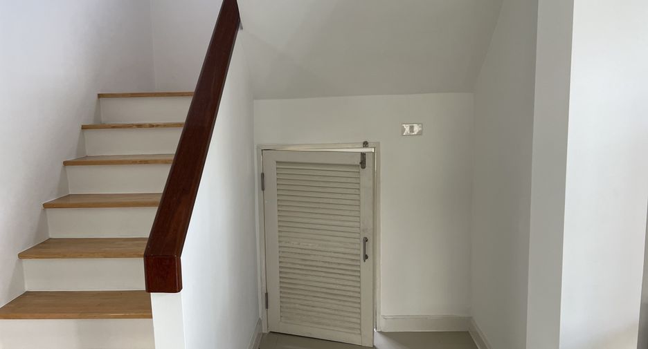 For sale and for rent 3 bedrooms house in Si Racha, Chonburi