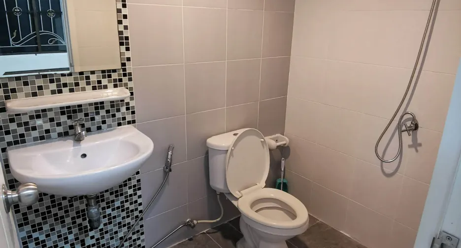 Продажа 3 спальни таунхаус в Sam Phran, Накхонпатхом