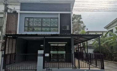出售 3 卧室 联排别墅 在 Sam Phran, Nakhon Pathom